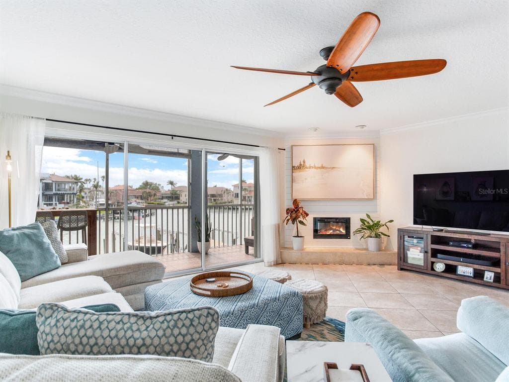 545 PINELLAS BAYWAY S UNIT 108 ST PETERSBURG, FL 33715