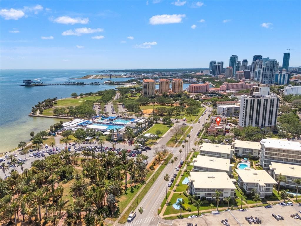920 N SHORE DRIVE NE ST PETERSBURG, FL 33701