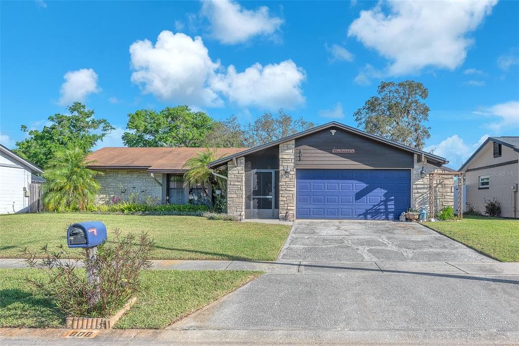 808 CENTERWOOD COURT BRANDON, FL 33511