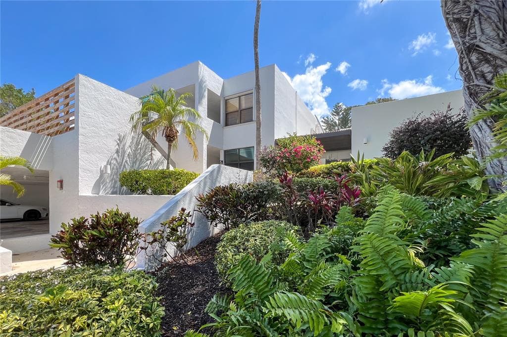 523 BAYPORT WAY UNIT 523 LONGBOAT KEY, FL 34228