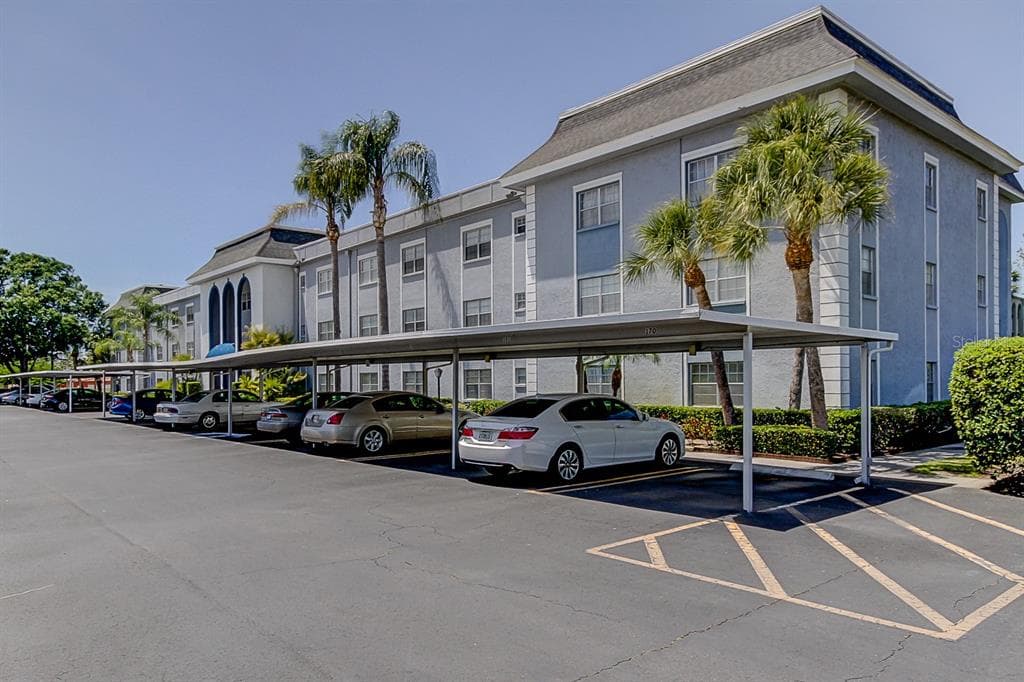 1706 BELLEAIR FOREST DRIVE UNIT 326 BELLEAIR, FL 33756