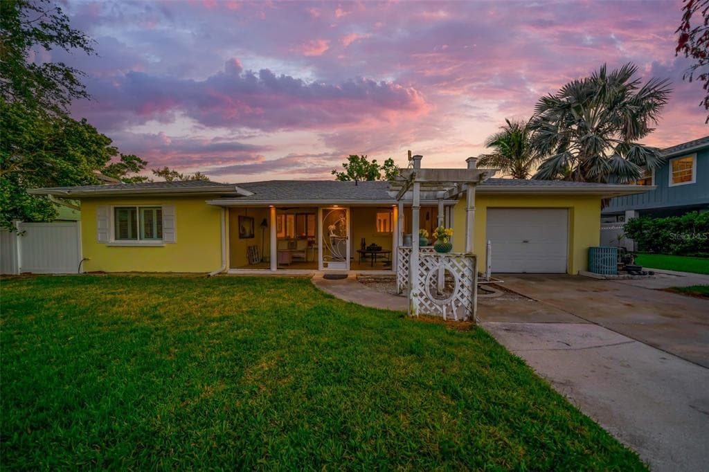 3167 BAY LN CLEARWATER, FL 33759