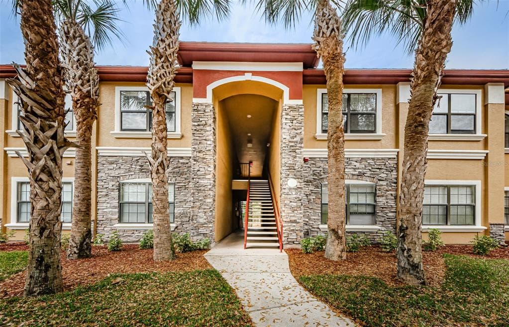 2141 PORTOFINO PLACE UNIT 2826 PALM HARBOR, FL 34683