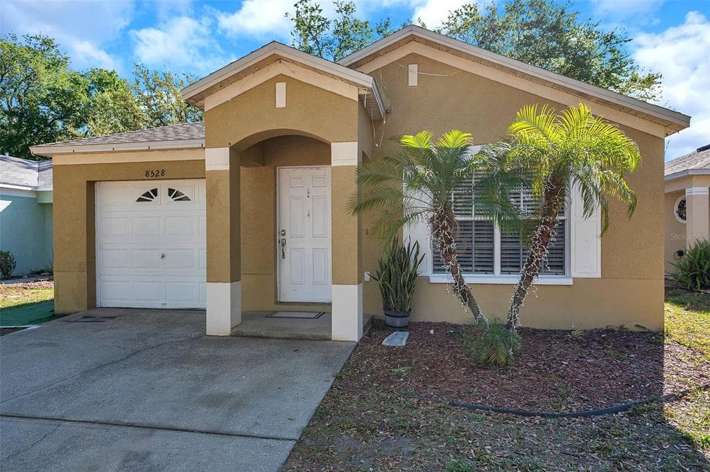 8528 QUARTER HORSE DRIVE RIVERVIEW, FL 33578