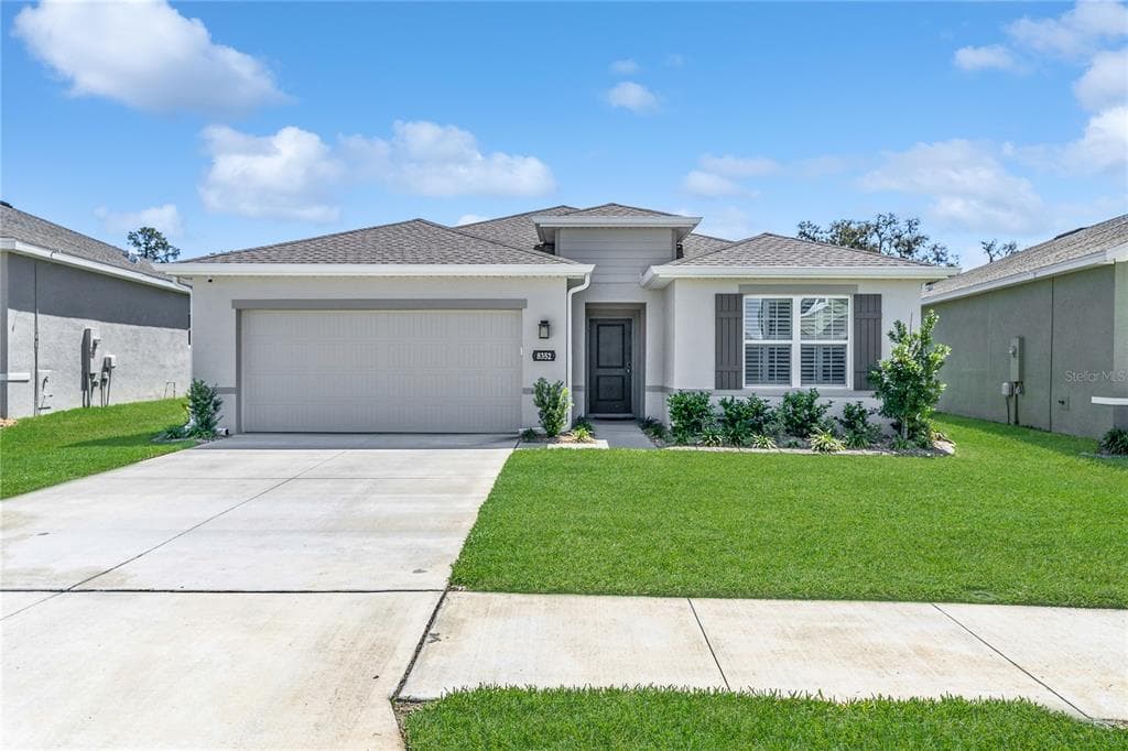 8352 GREENWAY AVENUE WESLEY CHAPEL, FL 33544