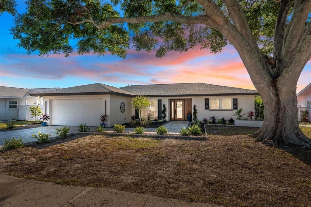 2675 PINEWOOD DRIVE DUNEDIN, FL 34698