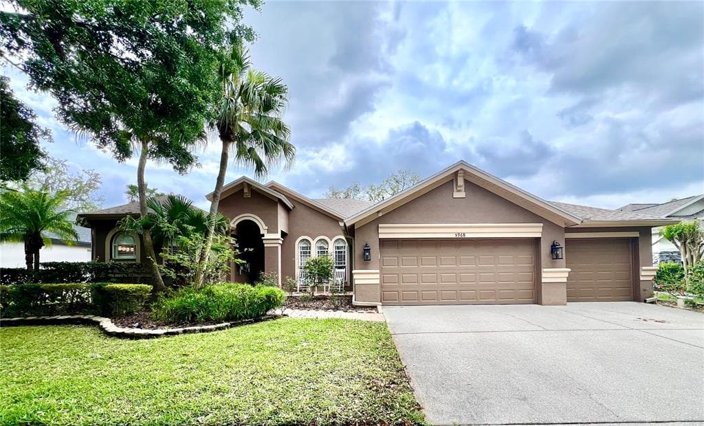 5968 JAEGERGLEN DRIVE LITHIA, FL 33547