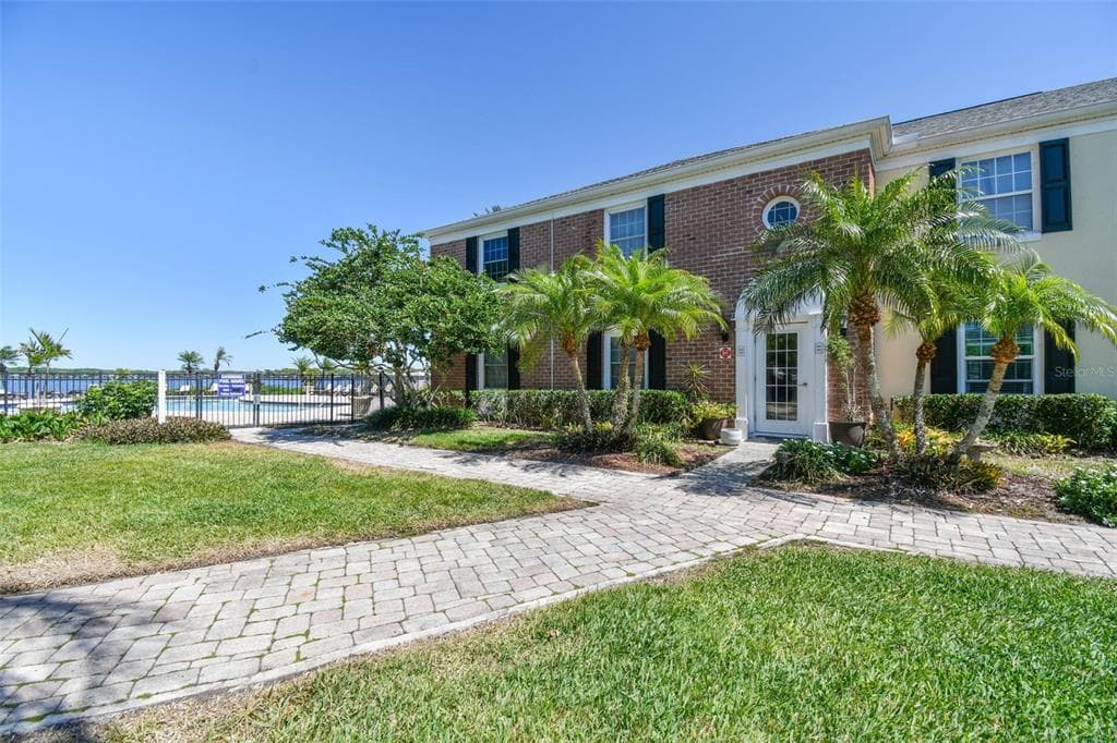 13754 ORANGE SUNSET DRIVE UNIT 101 TAMPA, FL 33618