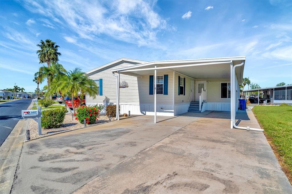 109 W SAINT LUCIA LOOP APOLLO BEACH, FL 33572