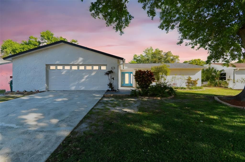 706 CALIENTE DRIVE BRANDON, FL 33511