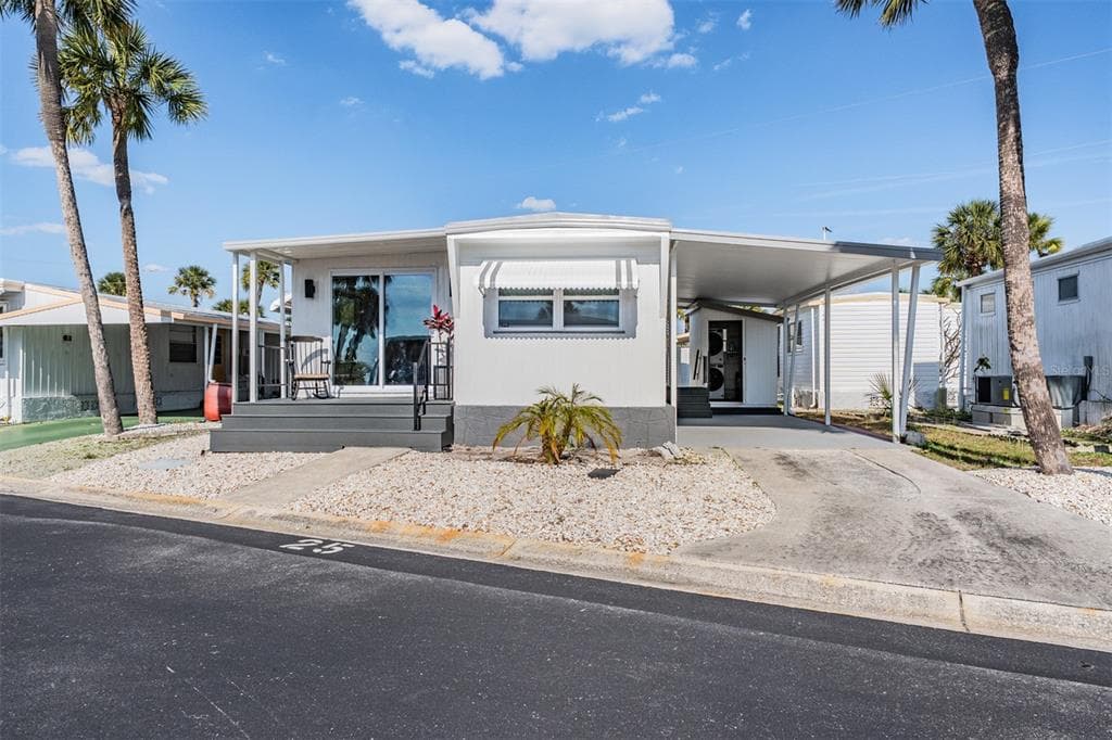4851 W GANDY BOULEVARD UNIT B15L25