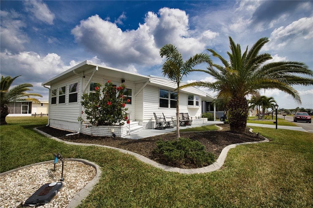 604 LA SALA NORTH PORT, FL 34287