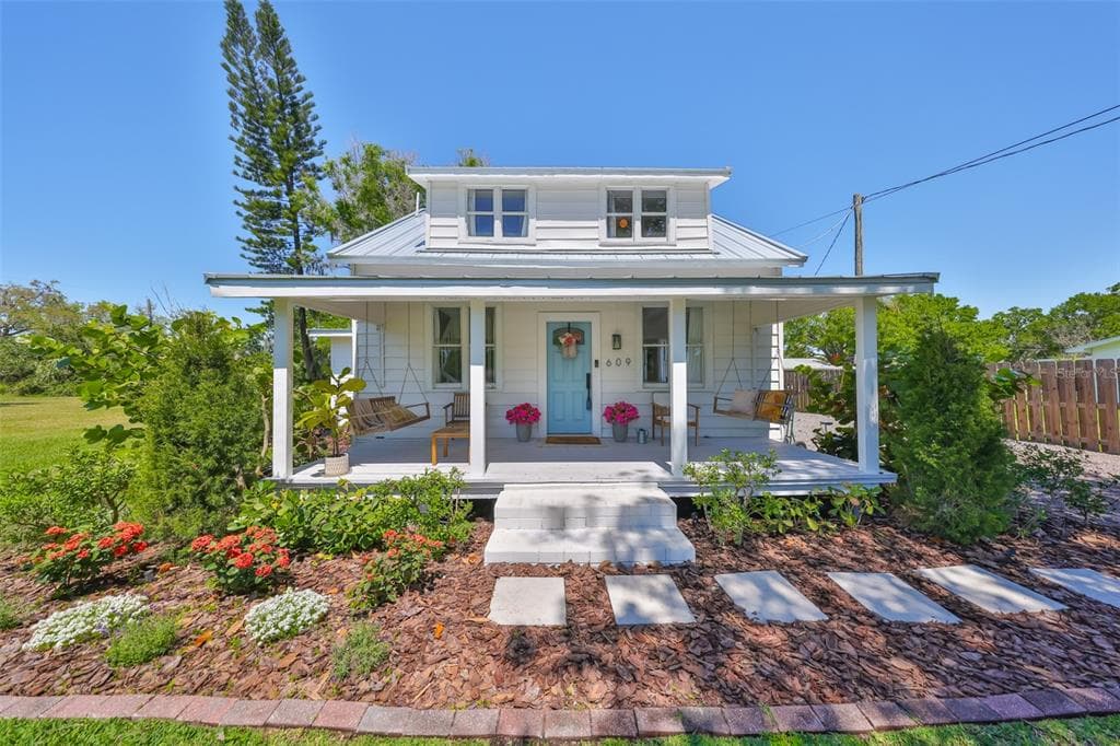 609 4TH AVENUE SW RUSKIN, FL 33570