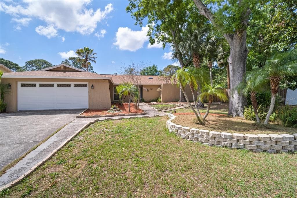 7020 OAKVIEW CIRCLE TAMPA, FL 33634