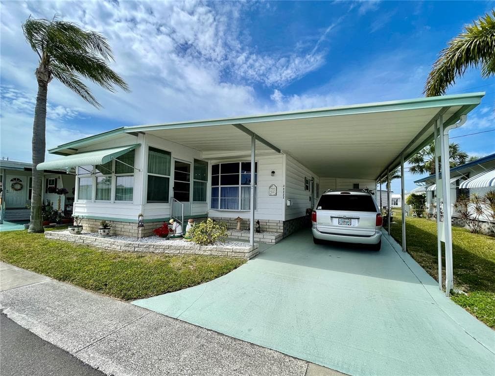 34222 CANAL DRIVE N PINELLAS PARK, FL 33781