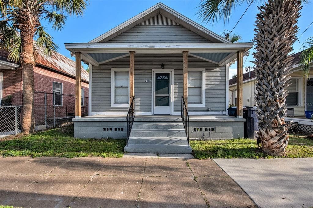 2317 W CHESTNUT STREET TAMPA, FL 33607