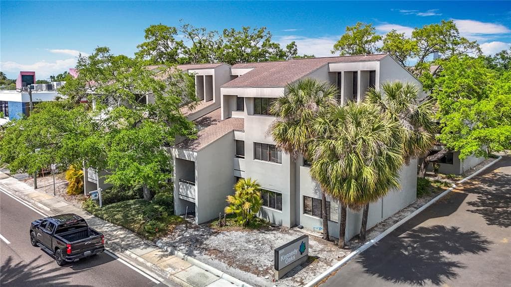 3333 W KENNEDY BOULEVARD UNIT 201