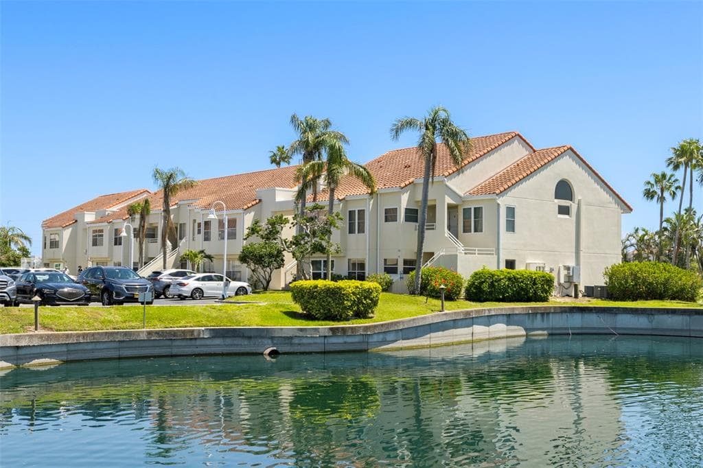 6131 BAHIA DEL MAR BLVD UNIT 240 ST PETERSBURG, FL 33715