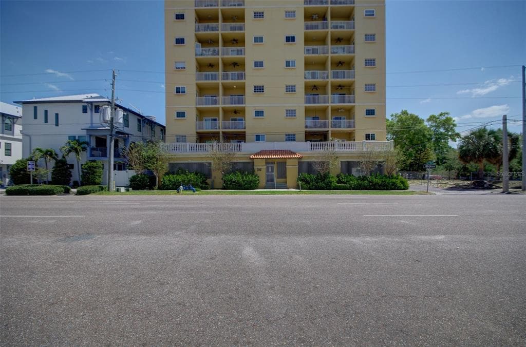 316 8TH STREET S UNIT 703 ST PETERSBURG, FL 33701