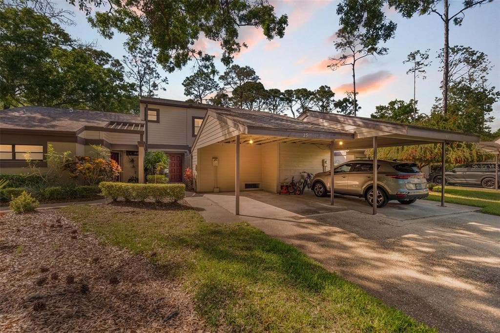 25 WOODS LANDING TRAIL OLDSMAR, FL 34677