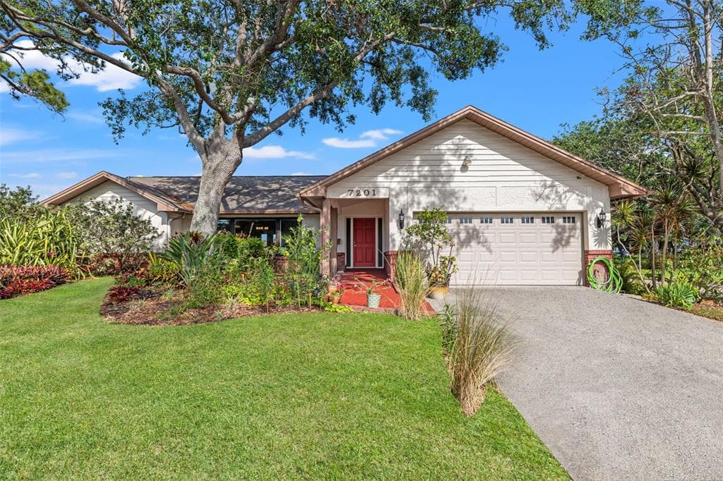 7201 15TH COURT NE ST PETERSBURG, FL 33702