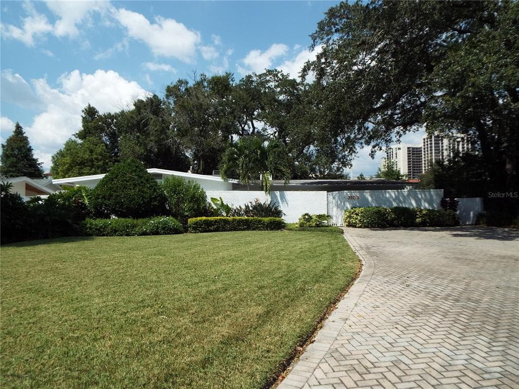 3103 N JULIA CIRCLE TAMPA, FL 33629