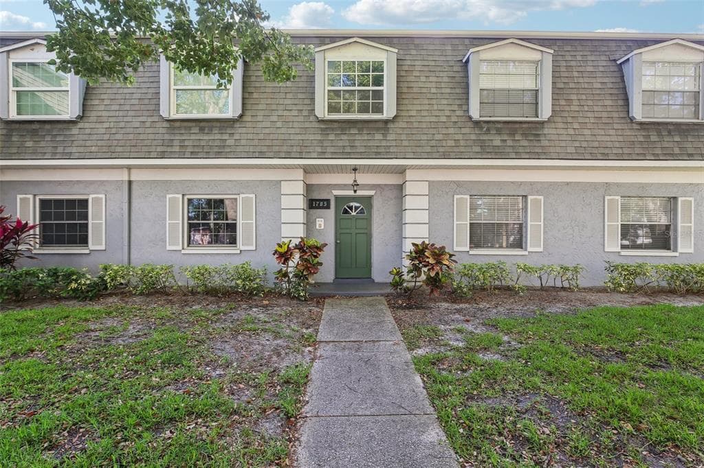 1705 BELLEAIR FOREST DRIVE UNIT B