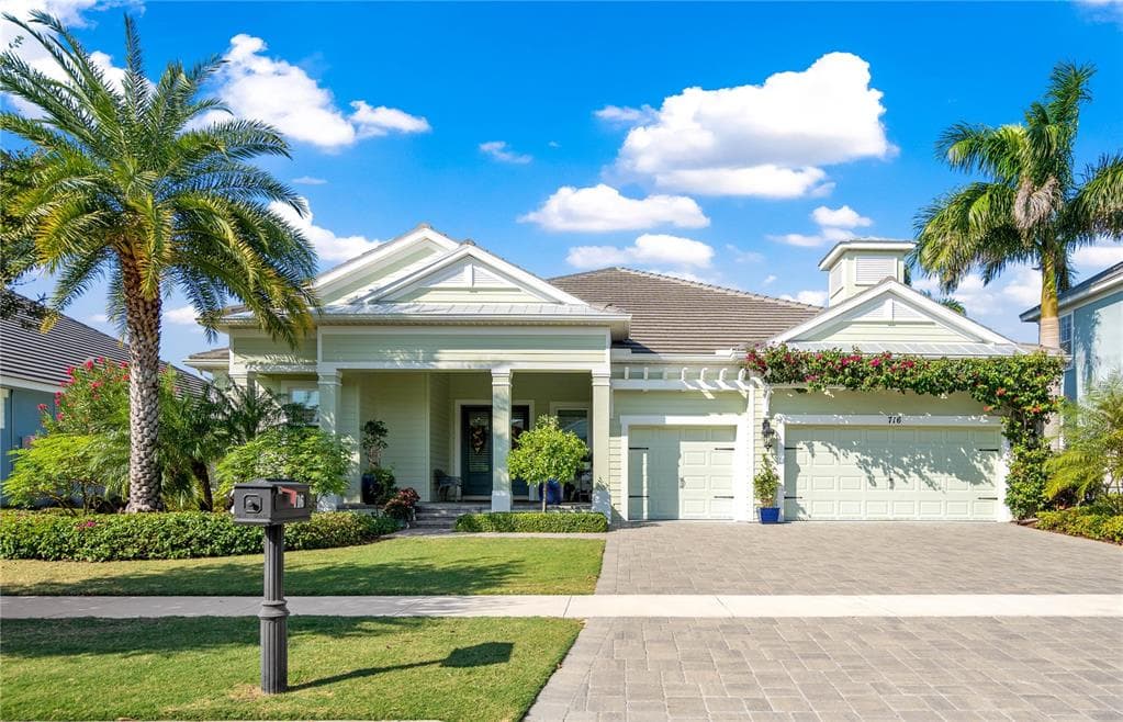 716 MANNS HARBOR DRIVE APOLLO BEACH, FL 33572