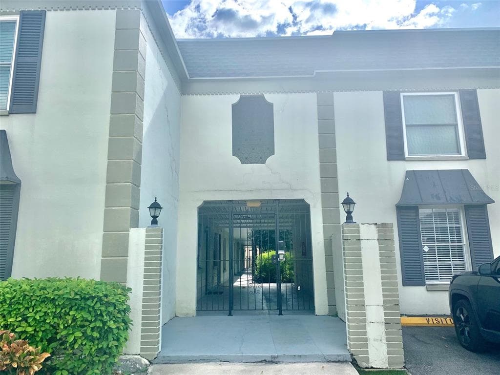 2808 W AZEELE STREET UNIT 213 TAMPA, FL 33609