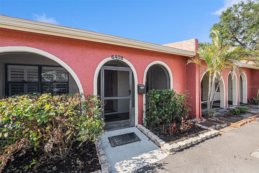 6408 BONNIE BAY CIRCLE N PINELLAS PARK, FL 33781
