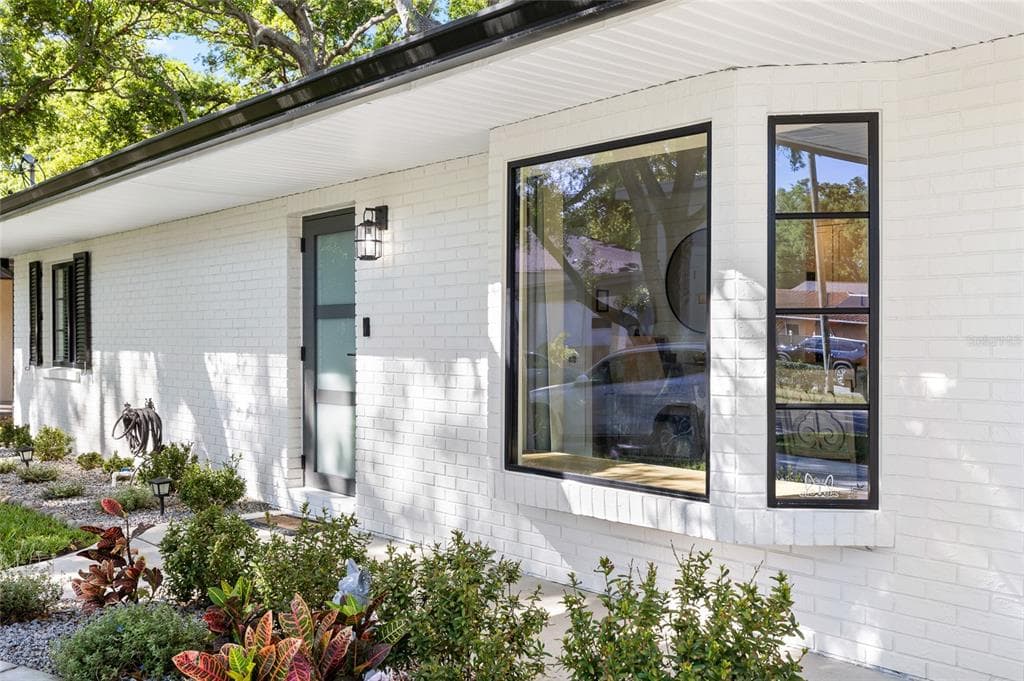 6021 S SWITZER AVENUE TAMPA, FL 33611