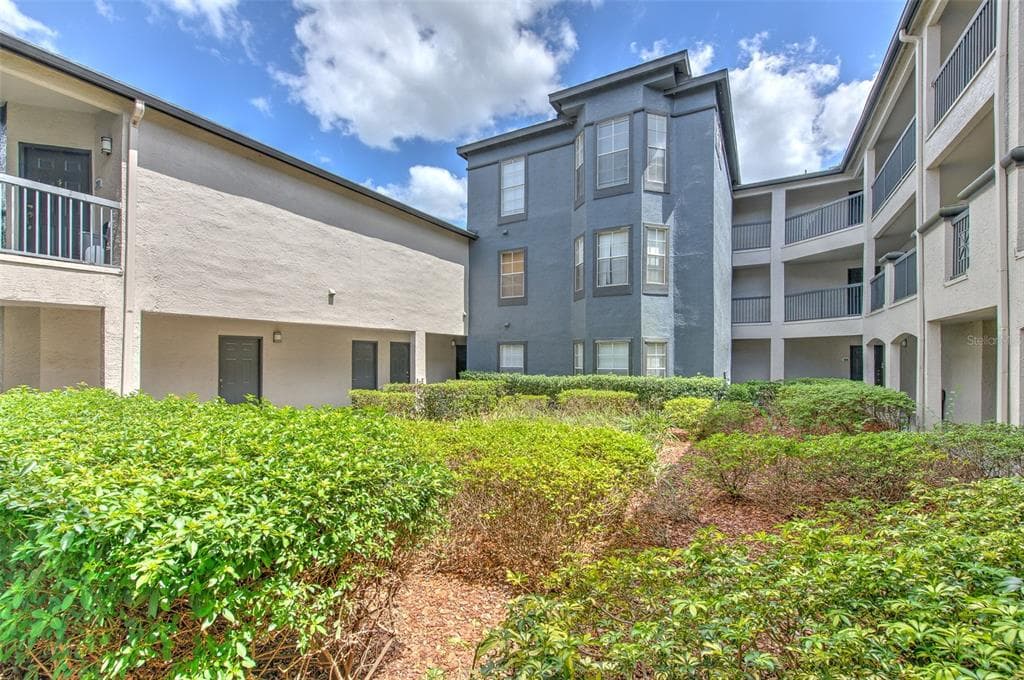 13210 ARBOR ISLE DRIVE UNIT 207 TEMPLE TERRACE, FL 33637