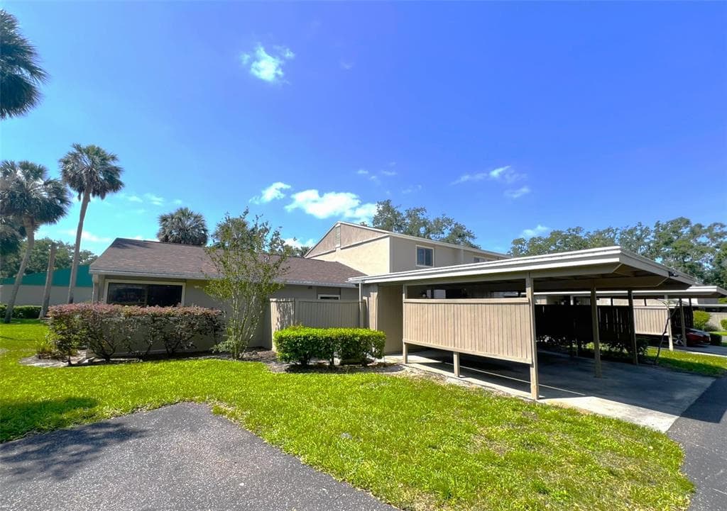 7939 PINE DRIVE UNIT 7939 TEMPLE TERRACE, FL 33637