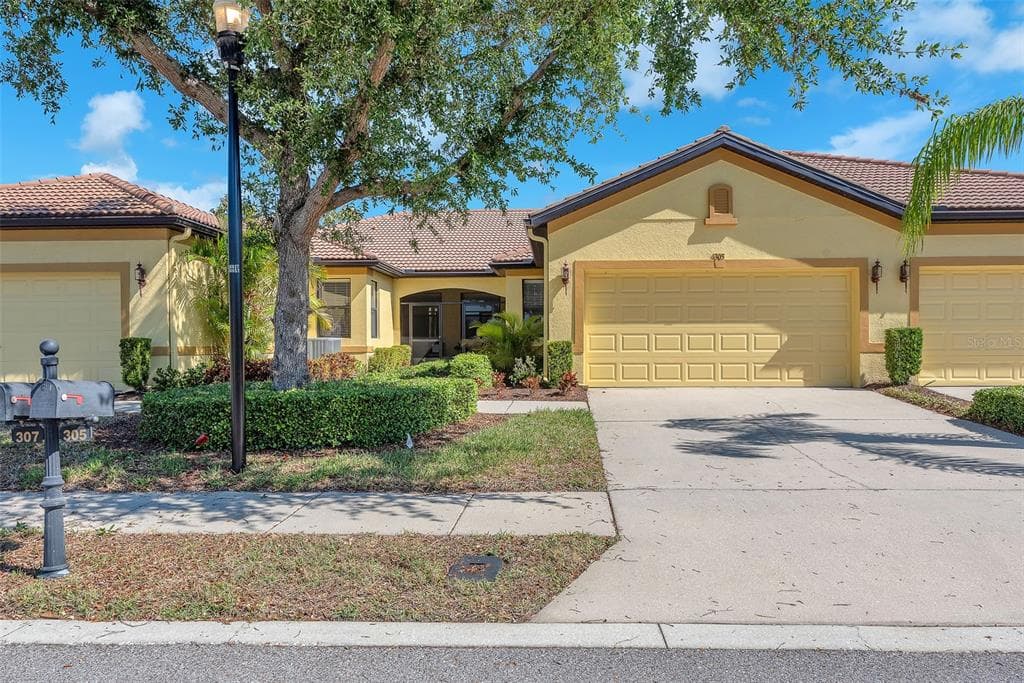 305 BLUEWATER FALLS COURT APOLLO BEACH, FL 33572