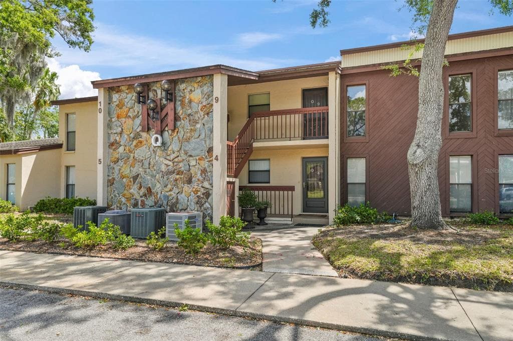 1200 TARPON WOODS BOULEVARD UNIT Q4 PALM HARBOR, FL 34685