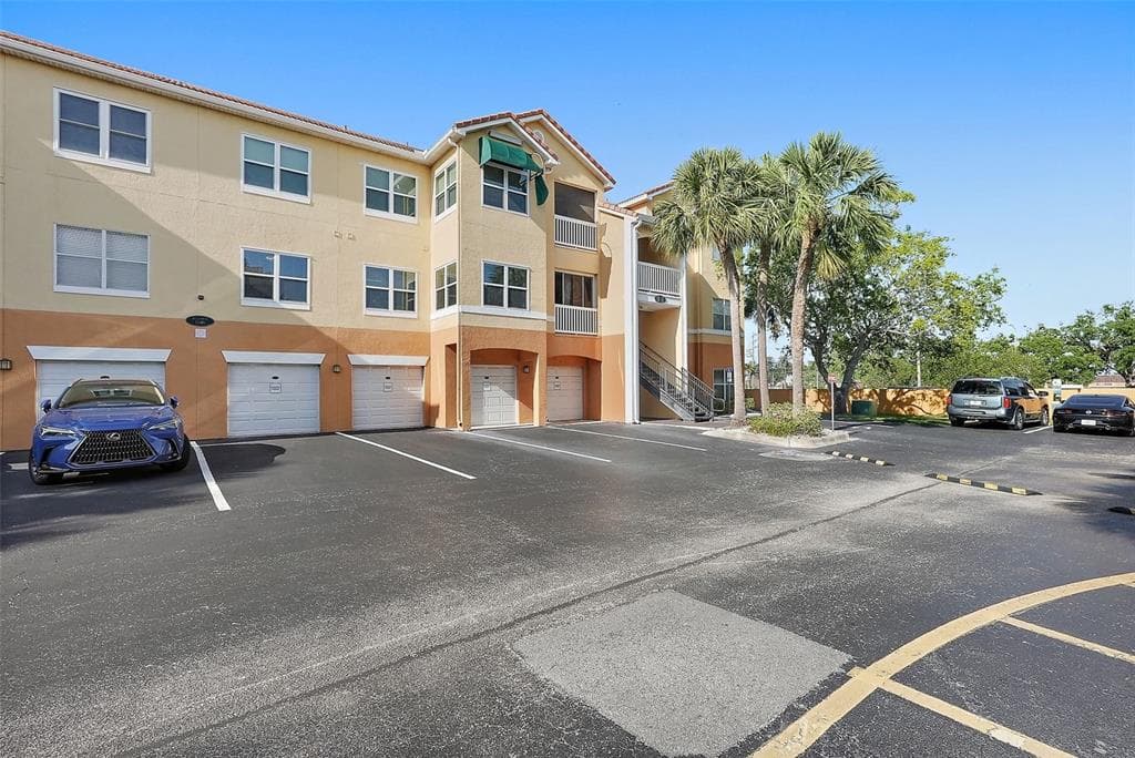 10764 70TH AVENUE UNIT 1205 SEMINOLE, FL 33772