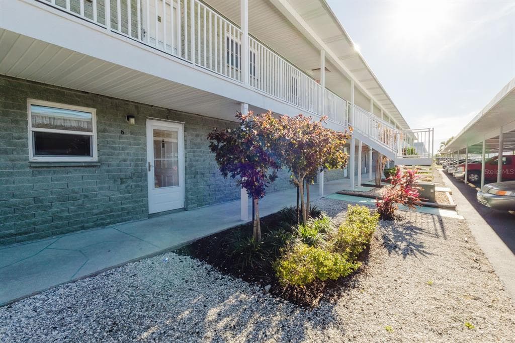 5287 81ST STREET N UNIT 6 ST PETERSBURG, FL 33709