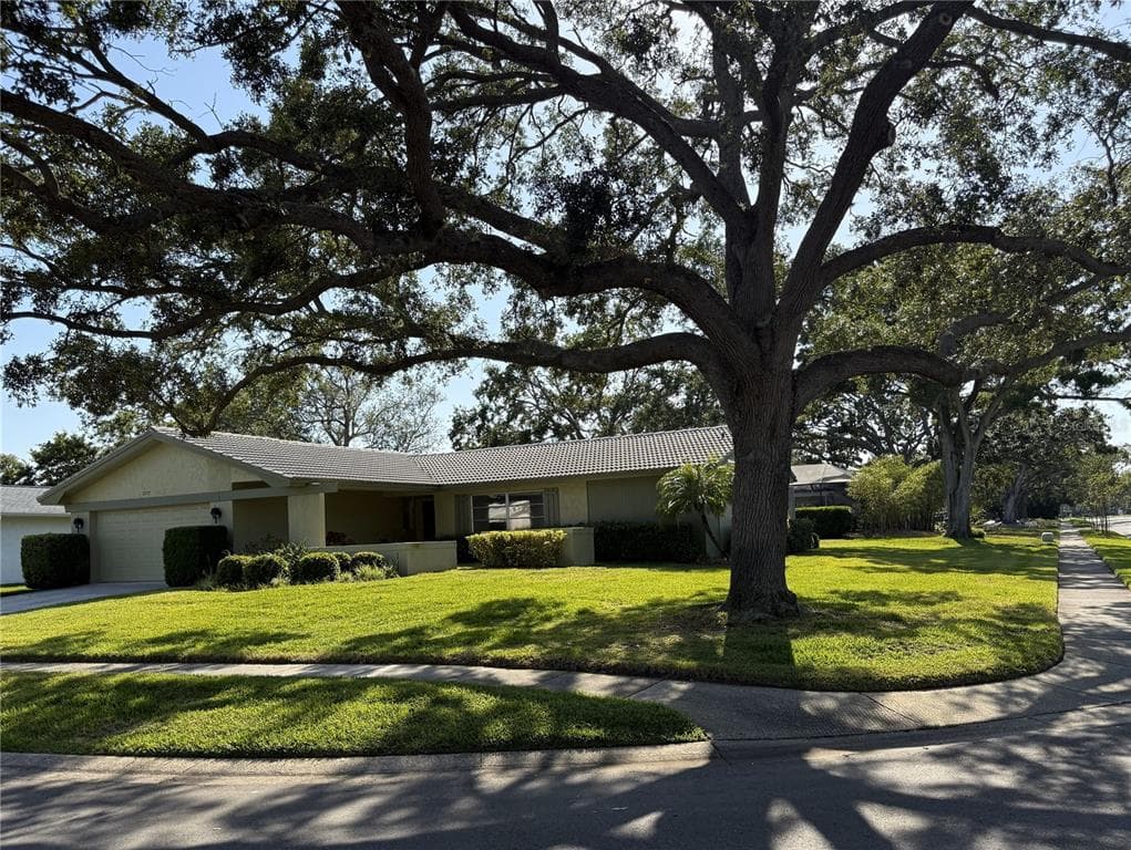 2722 WOODVIEW COURT CLEARWATER, FL 33761