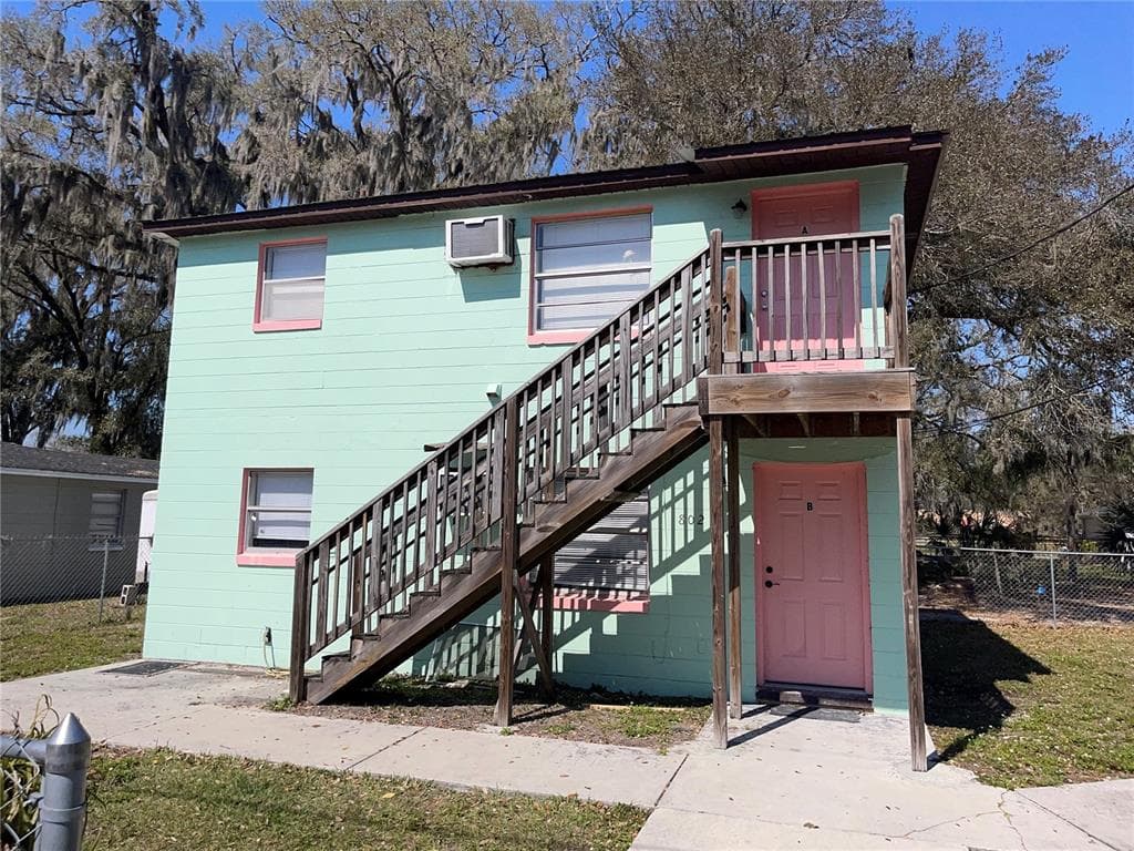 802 W WARREN PLANT CITY, FL 33563
