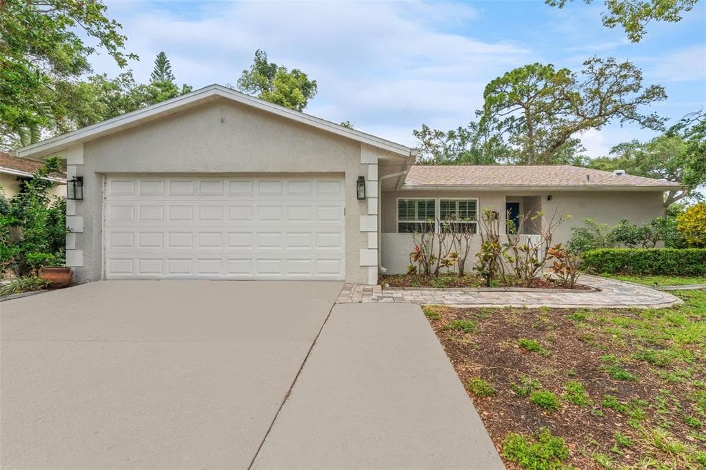 25 HARBOR OAKS CIRCLE SAFETY HARBOR, FL 34695