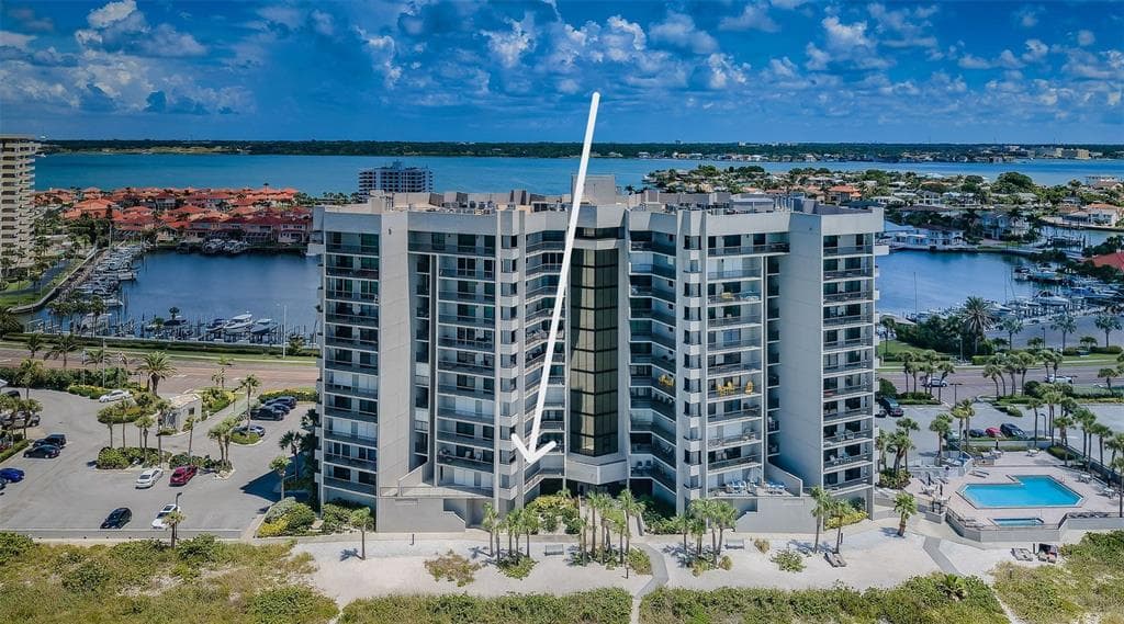 1660 GULF BOULEVARD UNIT 203 CLEARWATER BEACH, FL 33767