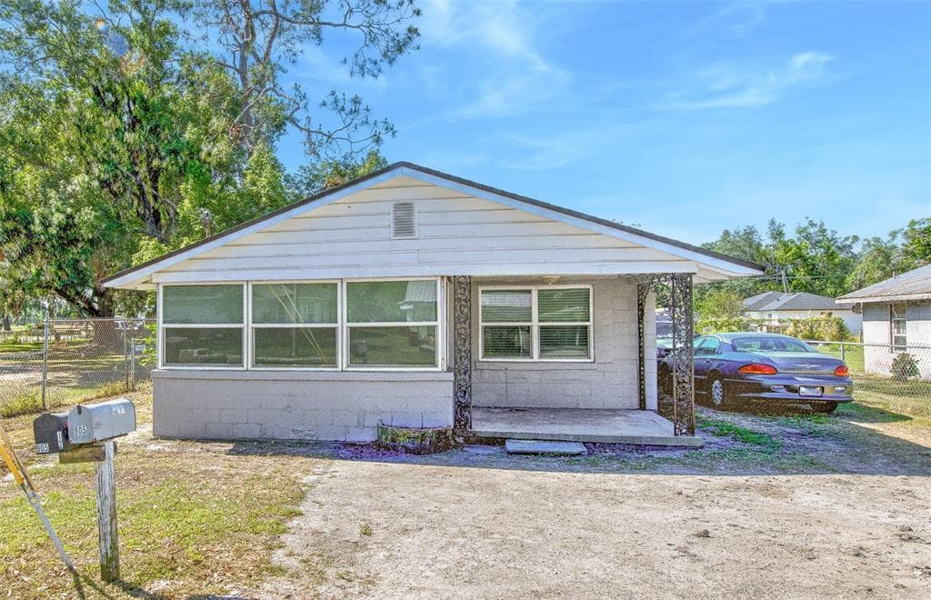 905 W BALL STREET PLANT CITY, FL 33563