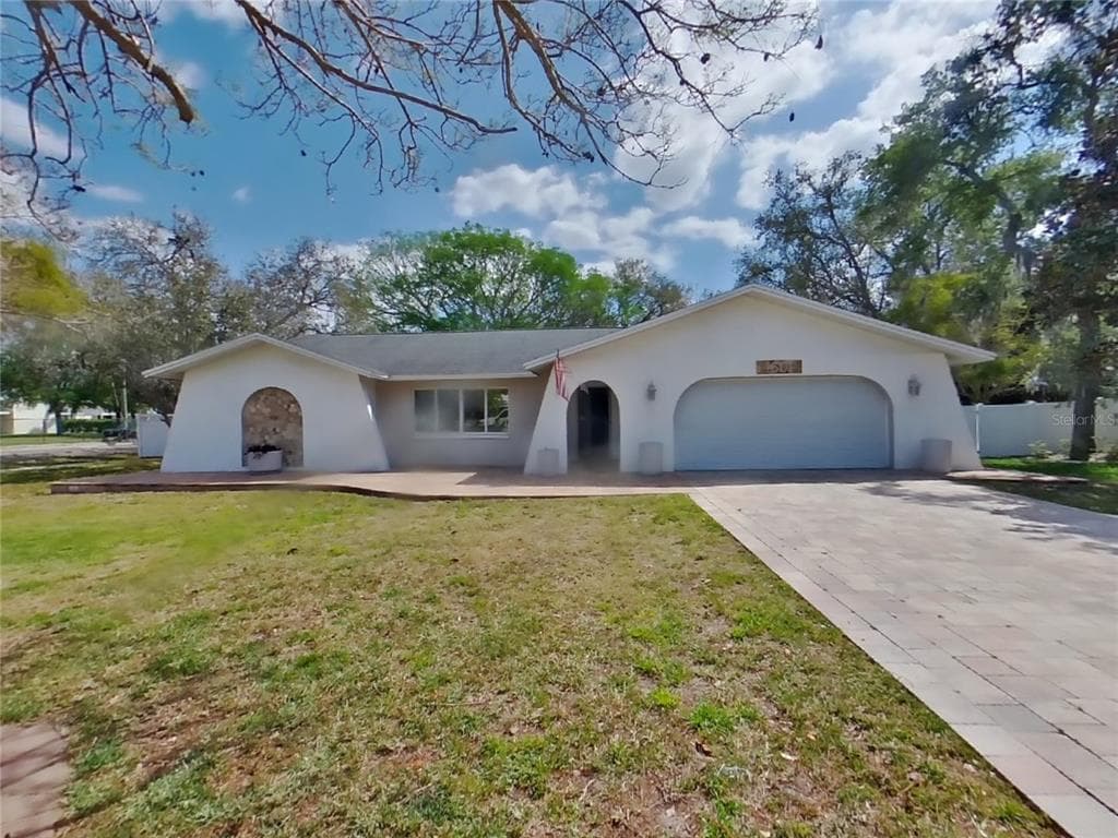 1601 GULF ROAD TARPON SPRINGS, FL 34689