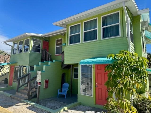 61 81ST AVENUE UNIT 2 TREASURE ISLAND, FL 33706