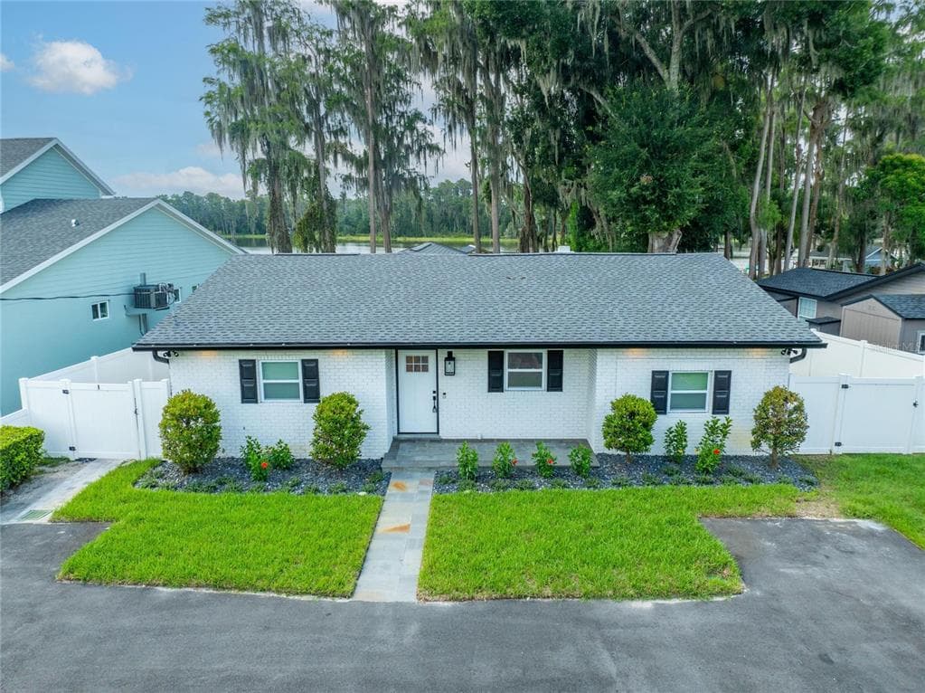 2701 W LUTZ LAKE FERN RD ROAD W LUTZ, FL 33558