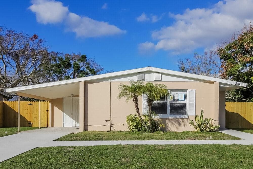 218 WOODMERE BOULEVARD SANFORD, FL 32773