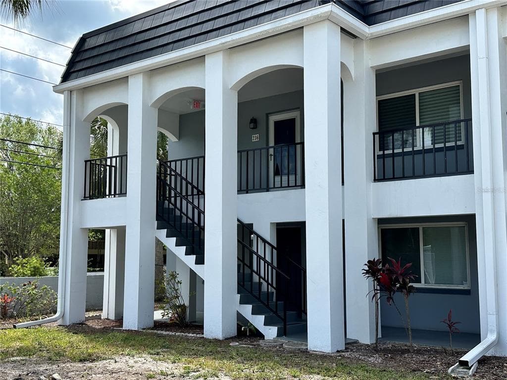 8651 10TH STREET N UNIT 236 ST PETERSBURG, FL 33702