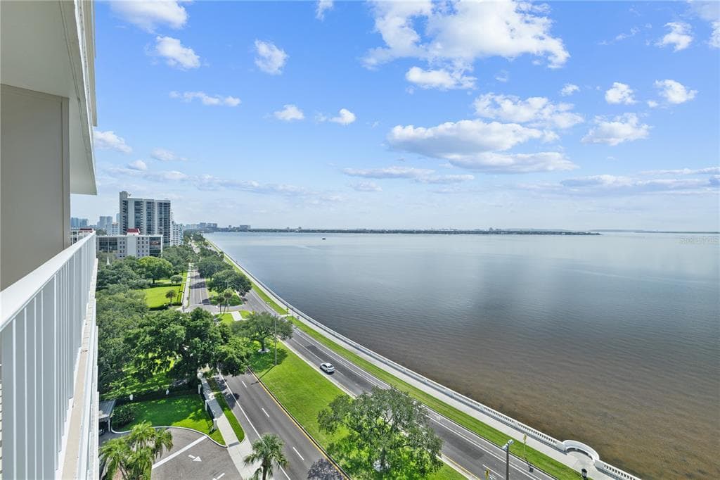 2611 BAYSHORE BOULEVARD UNIT 1201 TAMPA, FL 33629