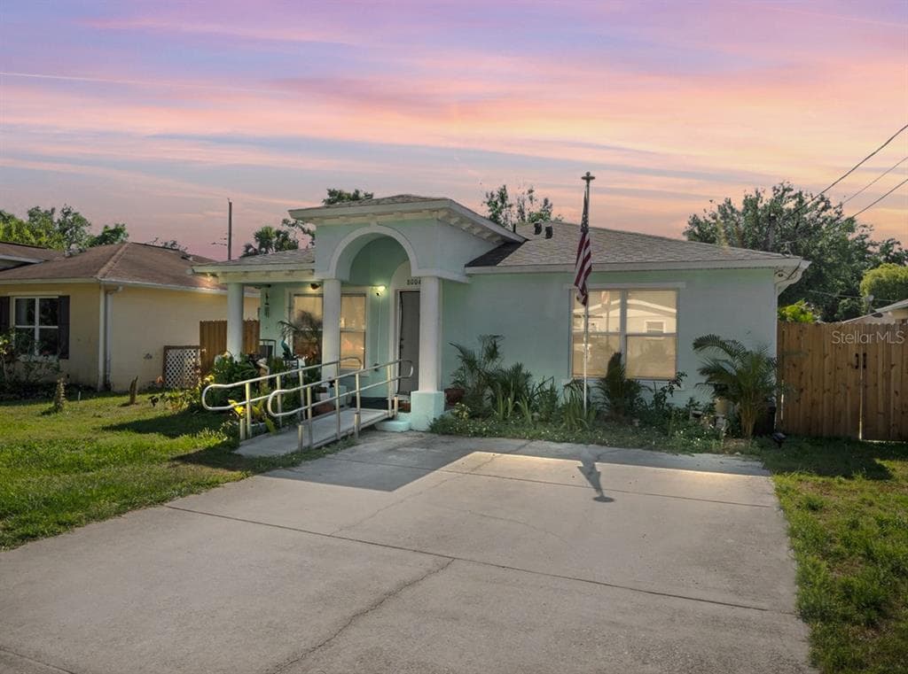 8004 N BROOKS STREET TAMPA, FL 33604