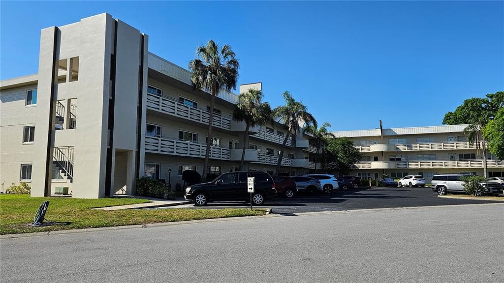 2379 FINLANDIA LANE UNIT 3 CLEARWATER, FL 33763